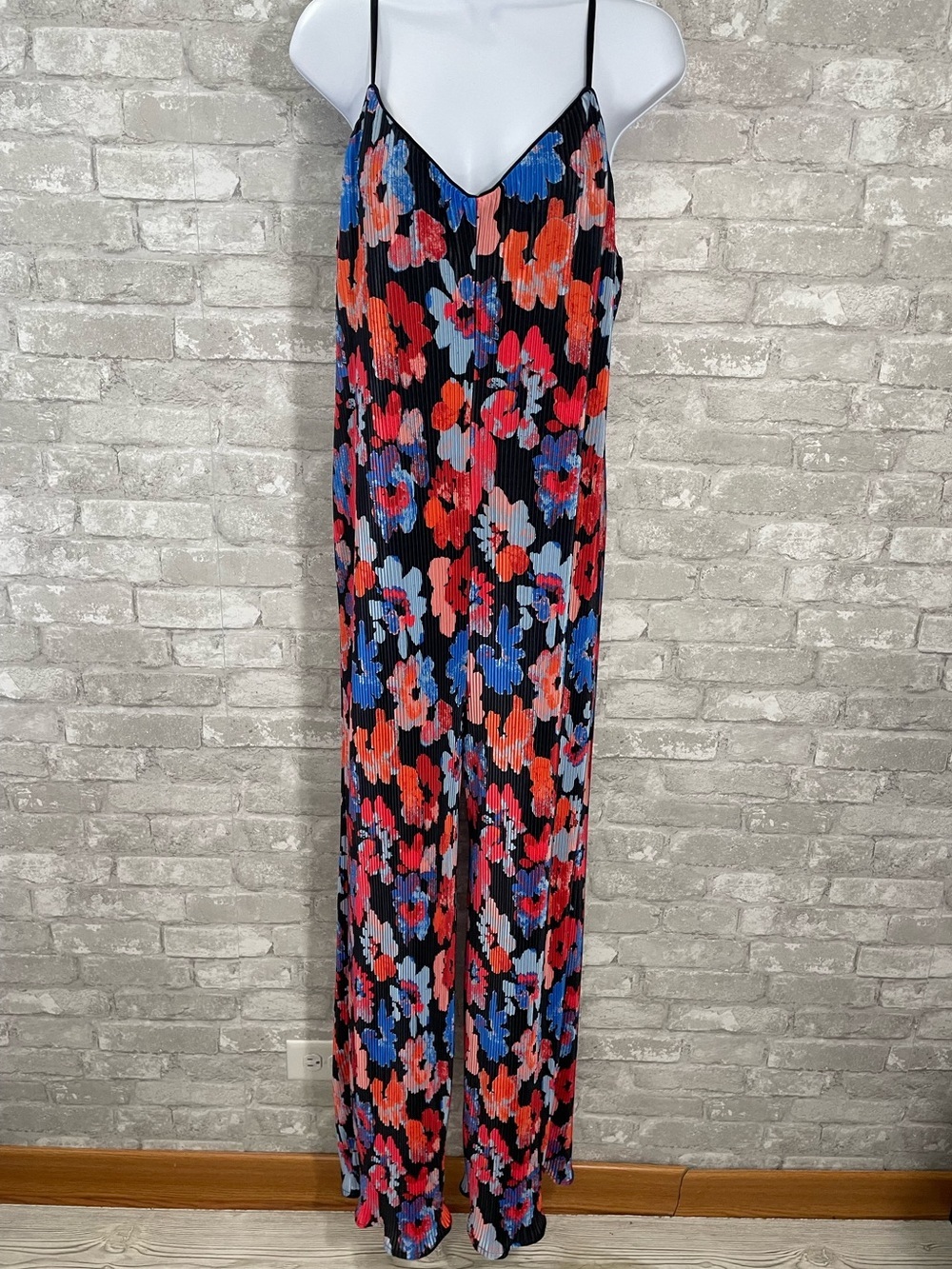 Dee Elly Pleated Floral Wide-Leg Jumpsuit in Black with Red & Blue Flowers